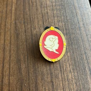 Disney Snow White Cameo Silhouette Mystery Pin Pack